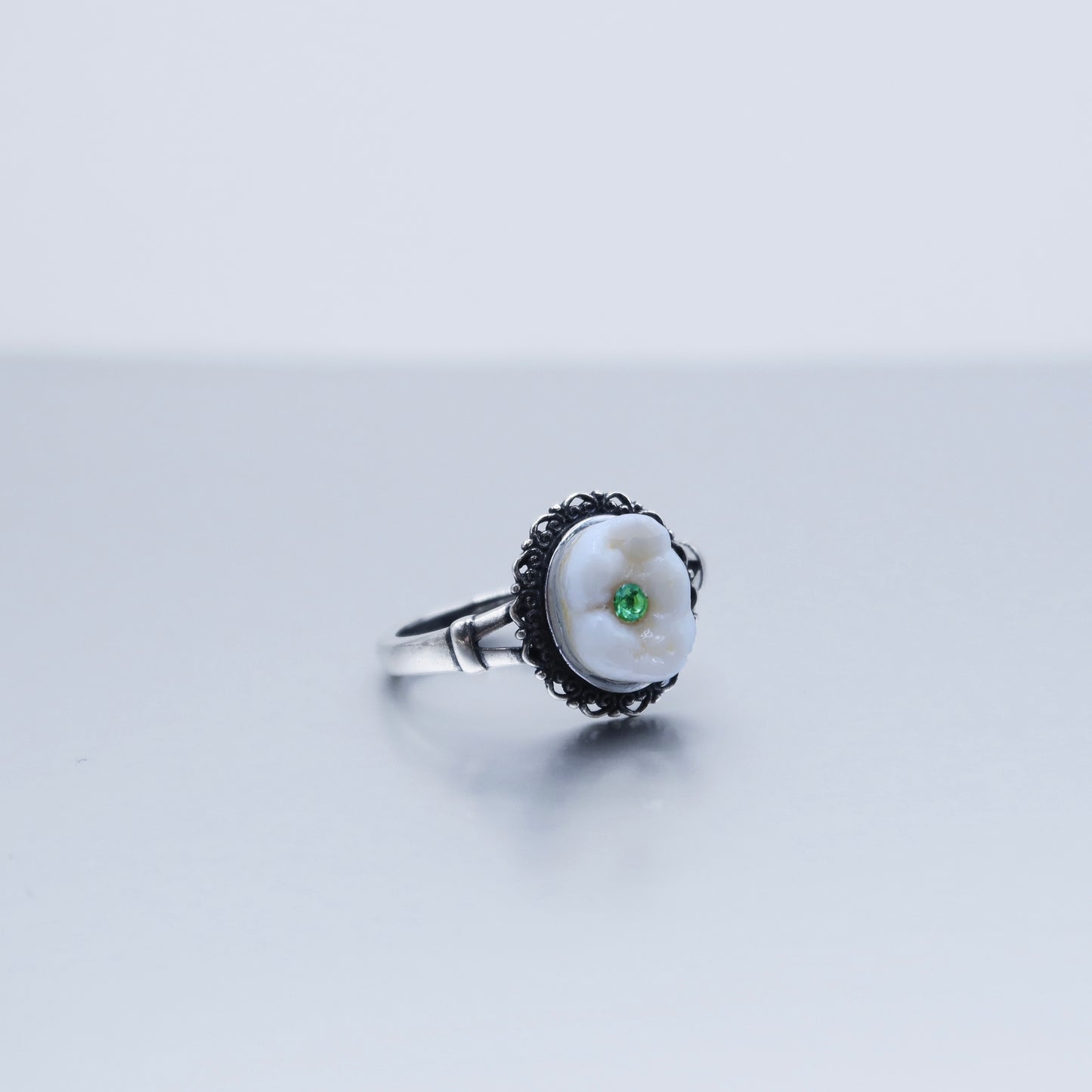Filled Cavity Molar Ring With Uranium Glass