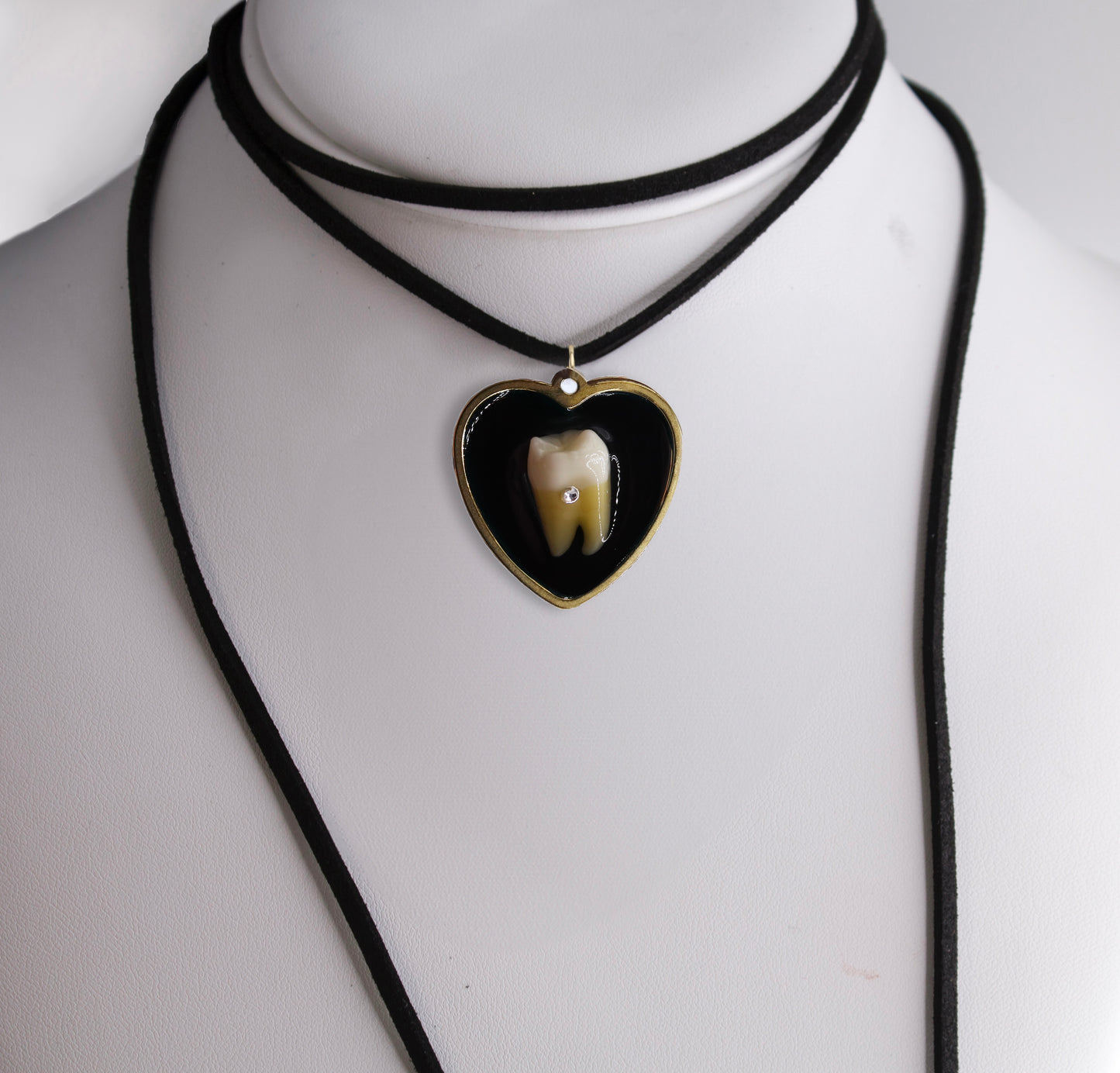 Romantic Idealism Choker