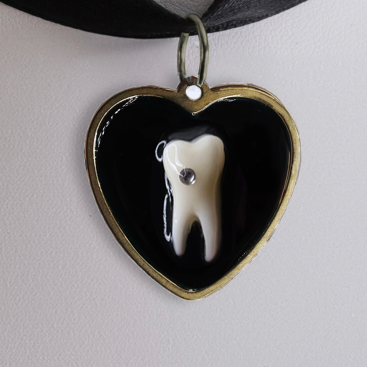 Romantic Idealism Choker