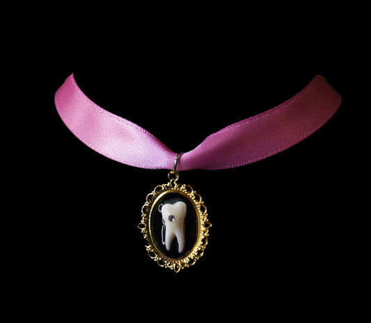 Filled Cavity Ribbon Choker